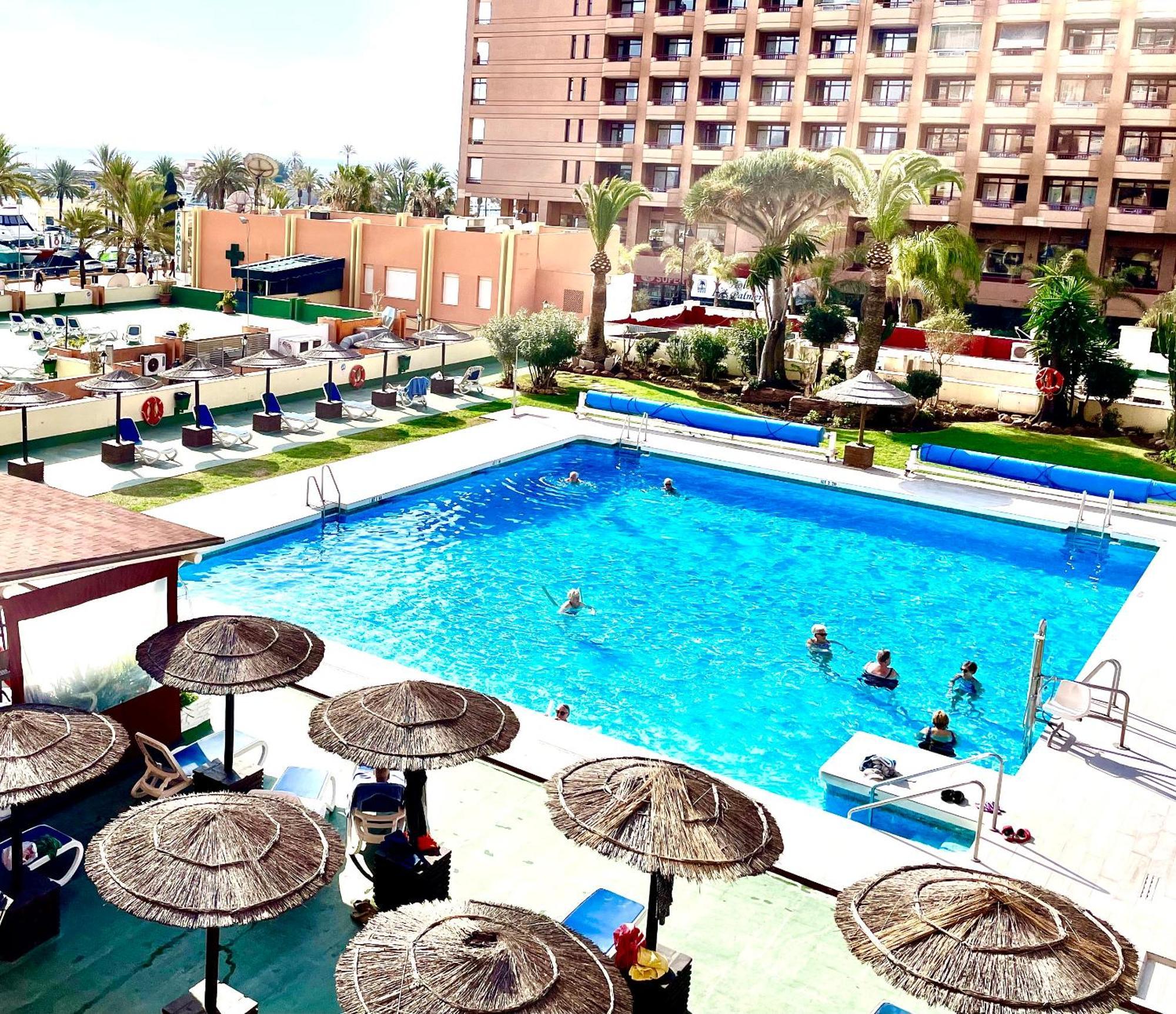 Hotel Apartamento Pyr Fuengirola Private Sunny Pool Side Екстер'єр фото