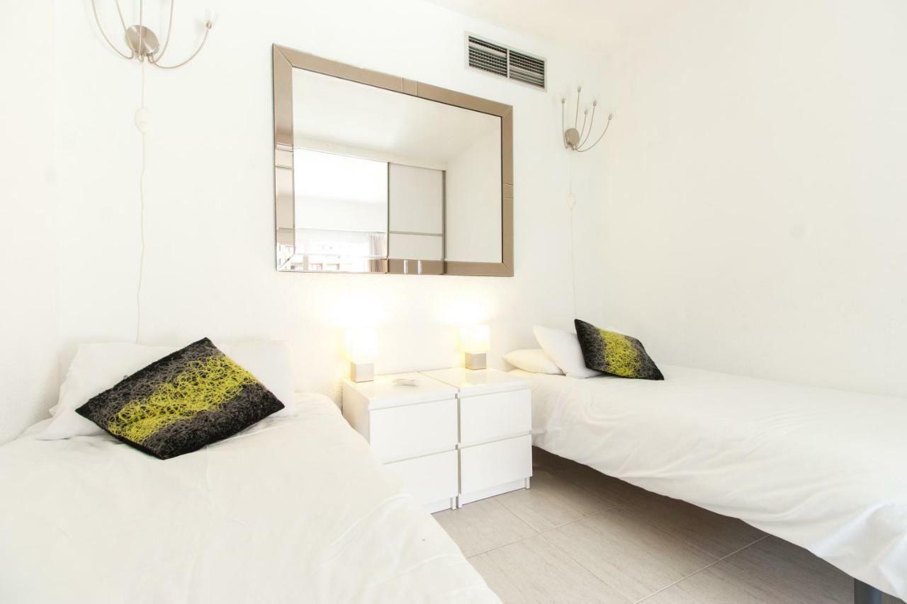 Hotel Apartamento Pyr Fuengirola Private Sunny Pool Side Екстер'єр фото