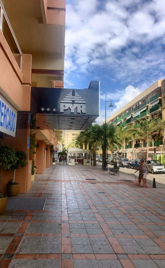 Hotel Apartamento Pyr Fuengirola Private Sunny Pool Side Екстер'єр фото
